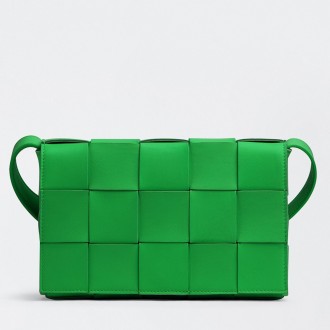 Bottega Veneta Cassett Bag In Green Intrecciato Lambskin Bottega Veneta Cassett Bag In Green Intrecciato Lambskin