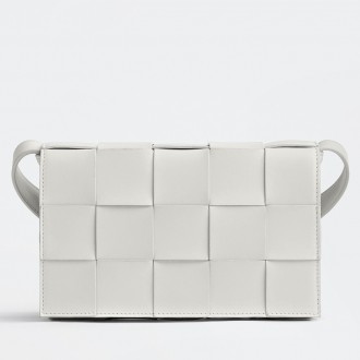 Bottega Veneta Cassett Bag In White Intrecciato Lambskin Bottega Veneta Cassett Bag In White Intrecciato Lambskin