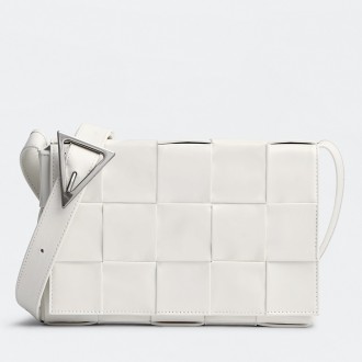 Bottega Veneta Cassett Bag In White Wrinkled Calfskin Bottega Veneta Cassett Bag In White Wrinkled Calfskin