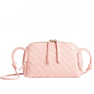 Bottega Veneta Concert Pouch in Pink Intrecciato Lambskin Bottega Veneta Concert Pouch in Pink Intrecciato Lambskin