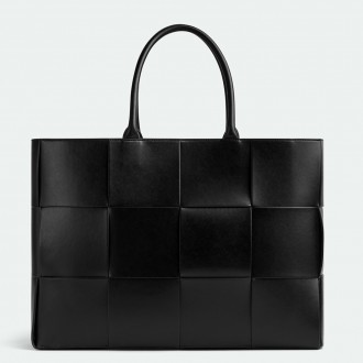Bottega Veneta Large Arco Tote Bag In Black Intrecciato Calfskin Bottega Veneta Large Arco Tote Bag In Black Intrecciato Calfskin