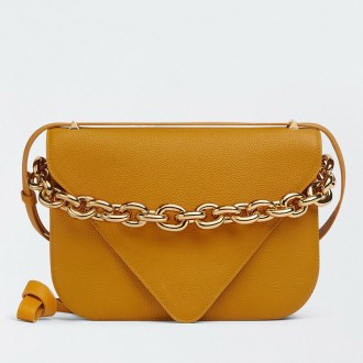 Bottega Veneta Mount Medium Envelope Bag In Cob Leather Bottega Veneta Mount Medium Envelope Bag In Cob Leather