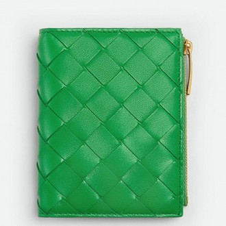 Bottega Veneta Small Bi-Fold Wallet in Green Intrecciato Lambskin Bottega Veneta Small Bi-Fold Wallet in Green Intrecciato Lambskin