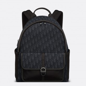 Dior 8 Backpack in Black Dior Oblique Jacquard Dior 8 Backpack in Black Dior Oblique Jacquard