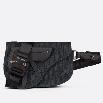 Dior Men's Saddle Pouch in Black Dior Oblique Jacquard Dior Men's Saddle Pouch in Black Dior Oblique Jacquard