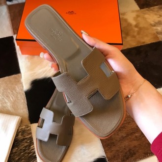 Hermes Oran Slide Sandals In Taupe Epsom Calfskin Hermes Oran Slide Sandals In Taupe Epsom Calfskin