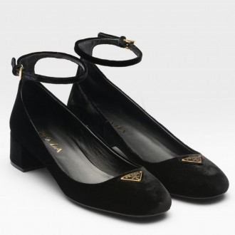 Prada Pumps 35mm in Black Velvet Prada Pumps 35mm in Black Velvet