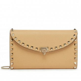 Valentino Rockstud Wallet with Chain in Beige Grained Leather Valentino Rockstud Wallet with Chain in Beige Grained Leather